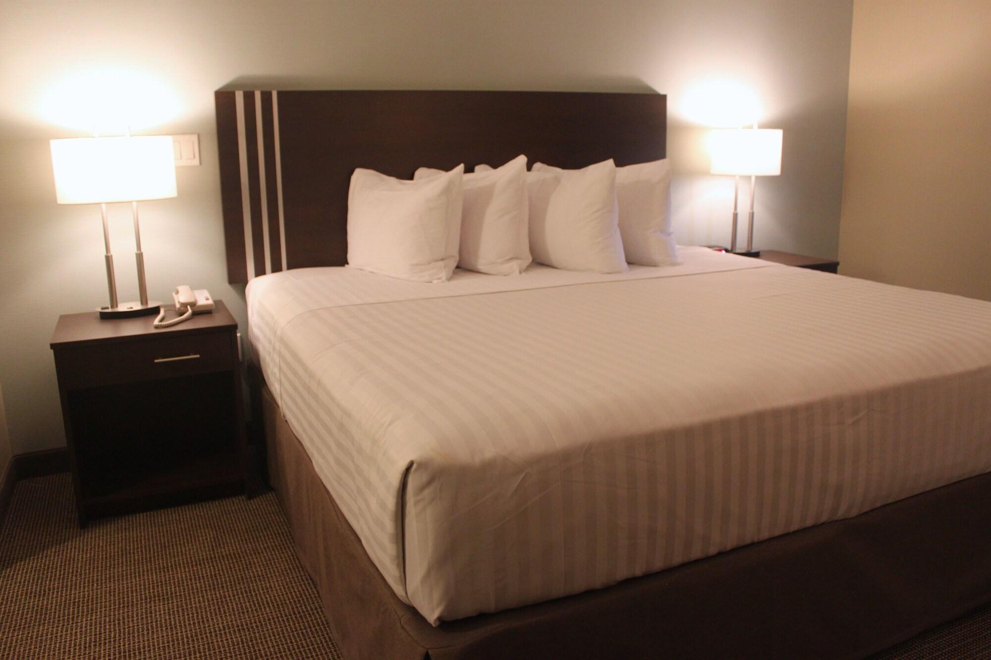Meridian Inn & Suites Lloydminster Zewnętrze zdjęcie