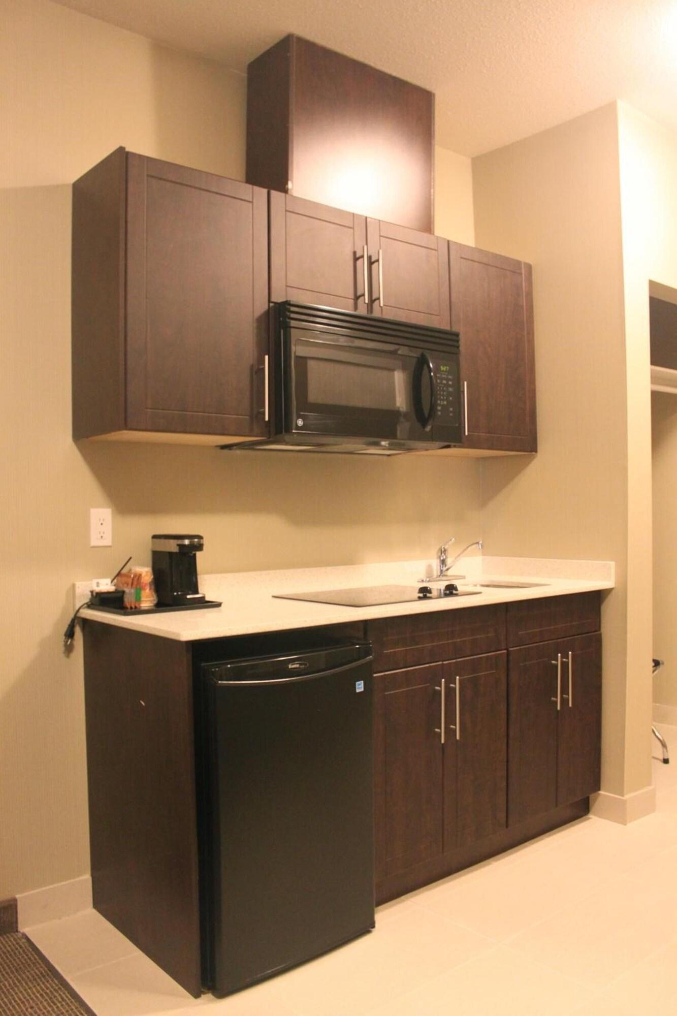 Meridian Inn & Suites Lloydminster Zewnętrze zdjęcie