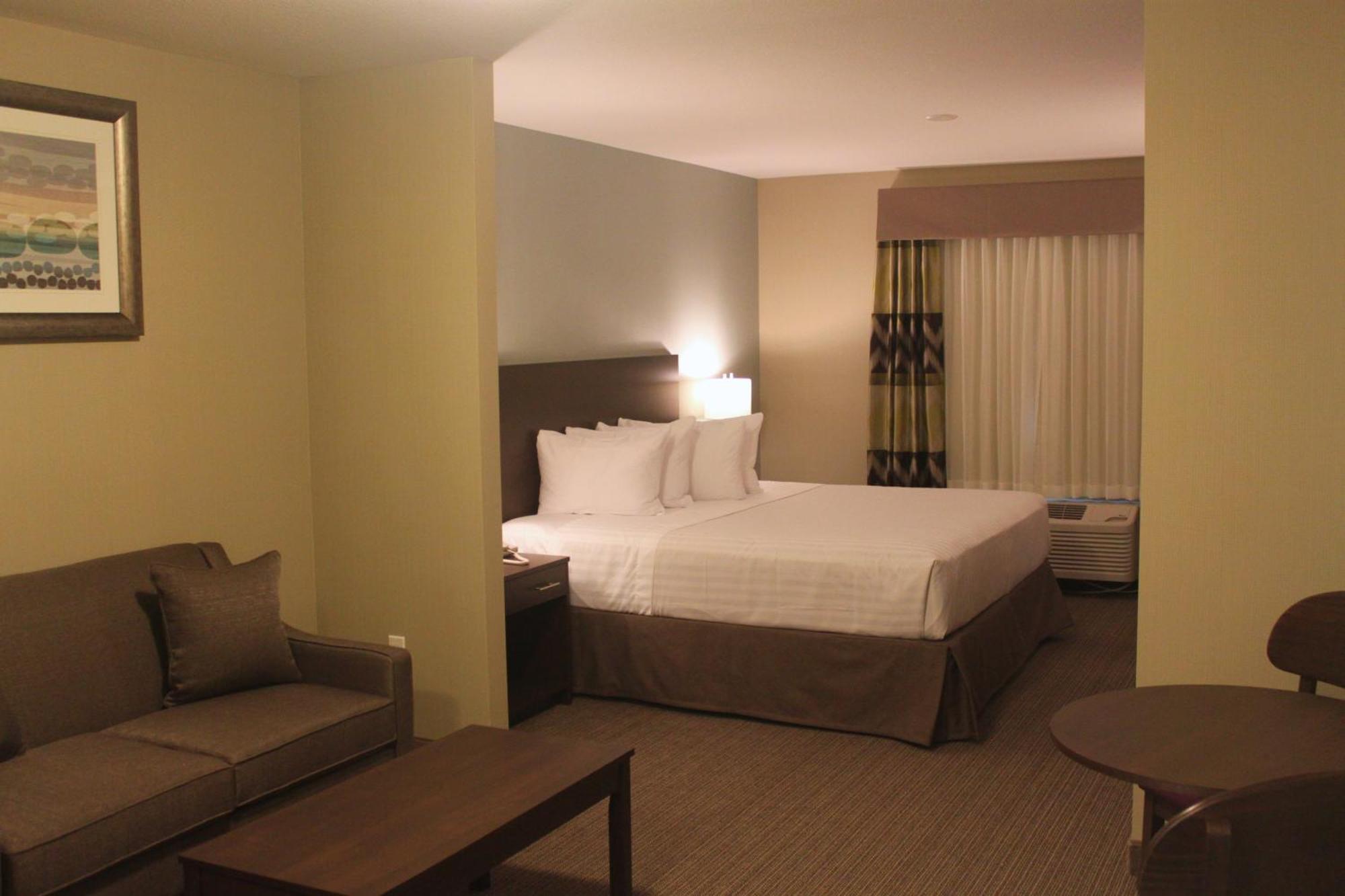 Meridian Inn & Suites Lloydminster Zewnętrze zdjęcie