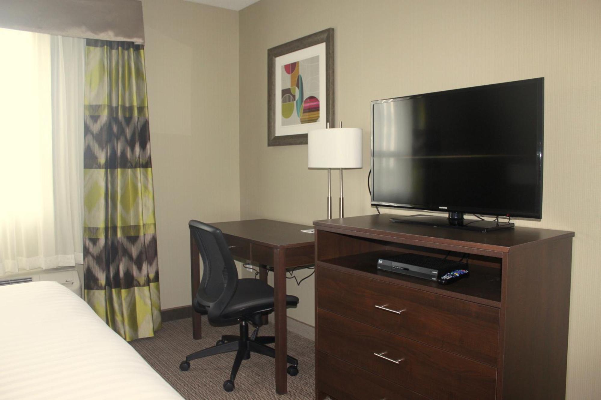 Meridian Inn & Suites Lloydminster Zewnętrze zdjęcie