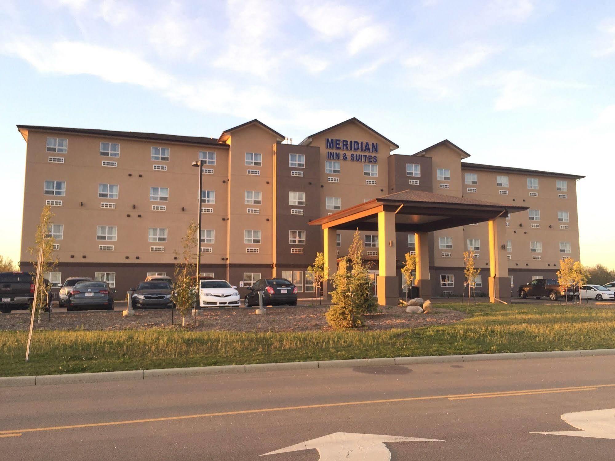 Meridian Inn & Suites Lloydminster Zewnętrze zdjęcie